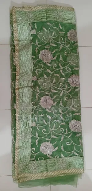 নেটের শাড়িটি সেল করবো