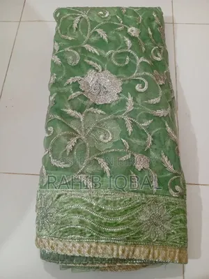 নেটের শাড়িটি সেল করবো