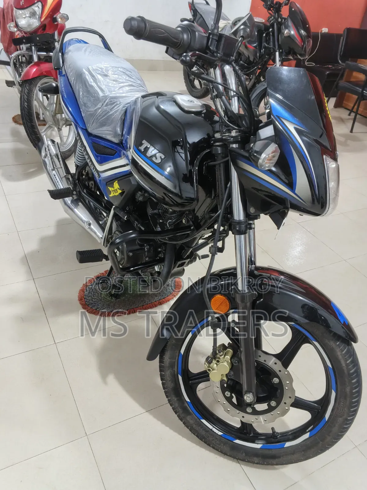 নতুন টিভিএস মেট্রো প্লাস ২০২৪ ব্ল্যাক