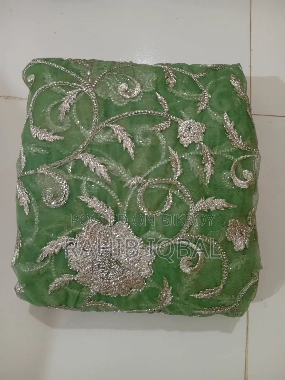 নেটের শাড়িটি সেল করবো