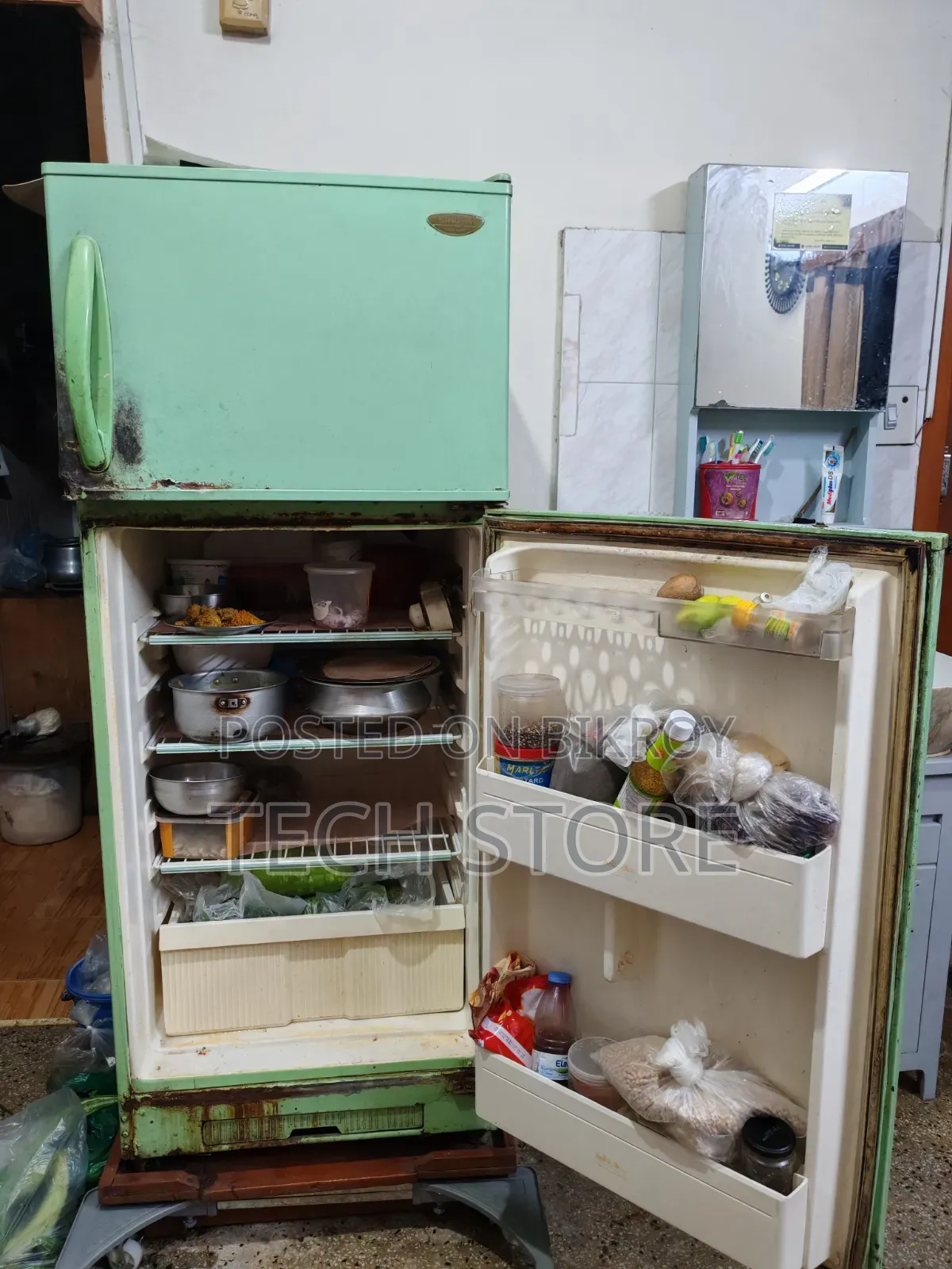 Singer Fridge Running