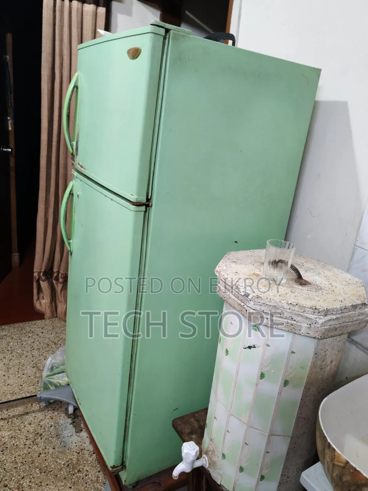 Singer Fridge Running