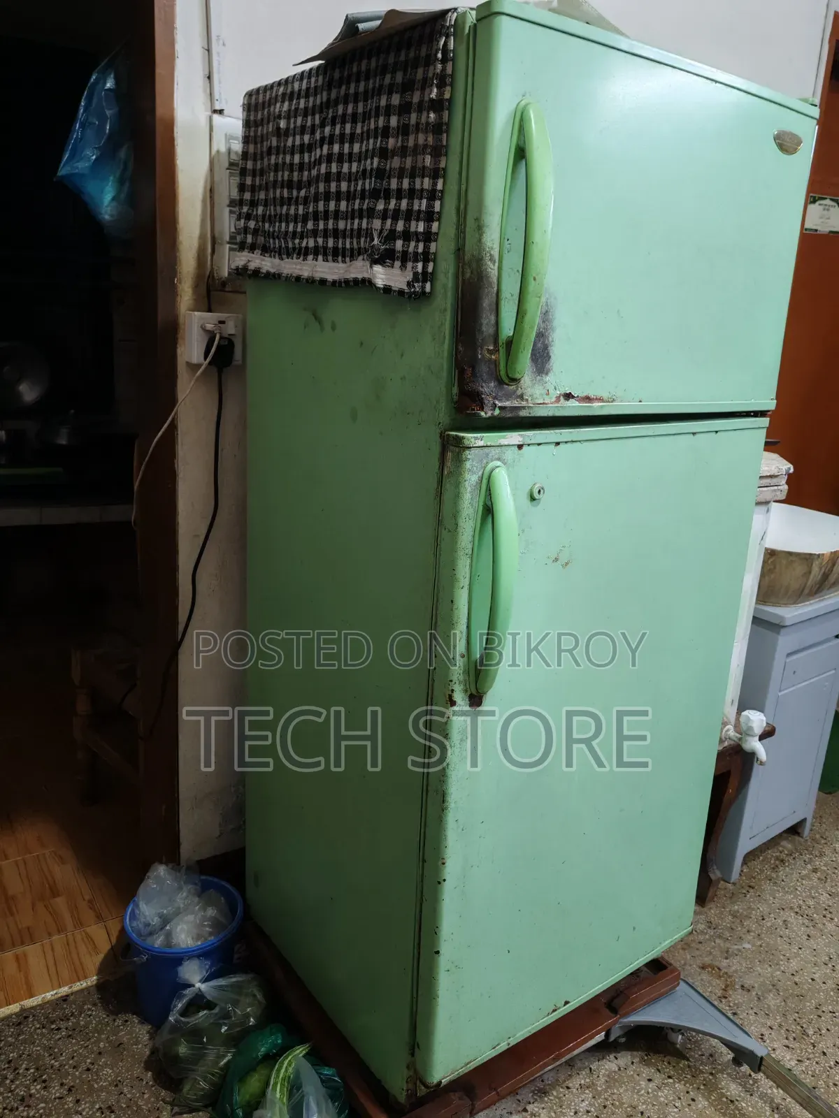Singer Fridge Running
