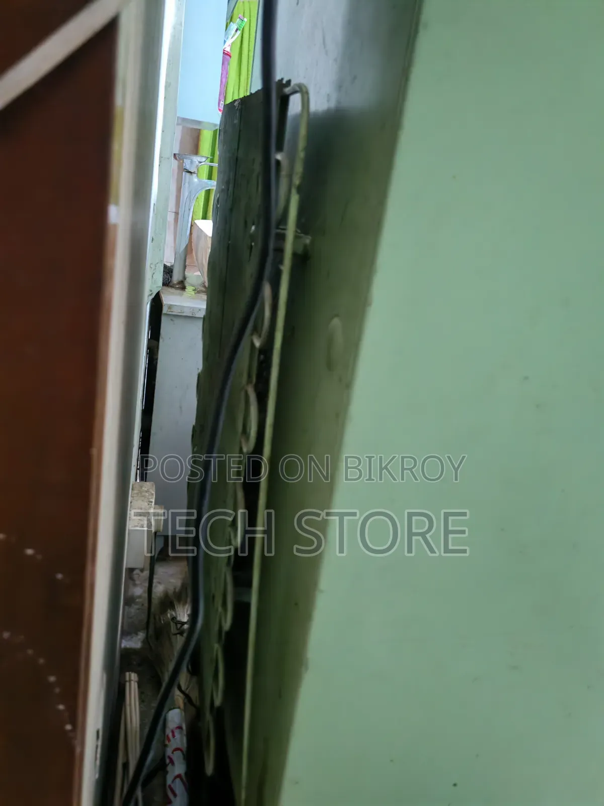 Singer Fridge Running