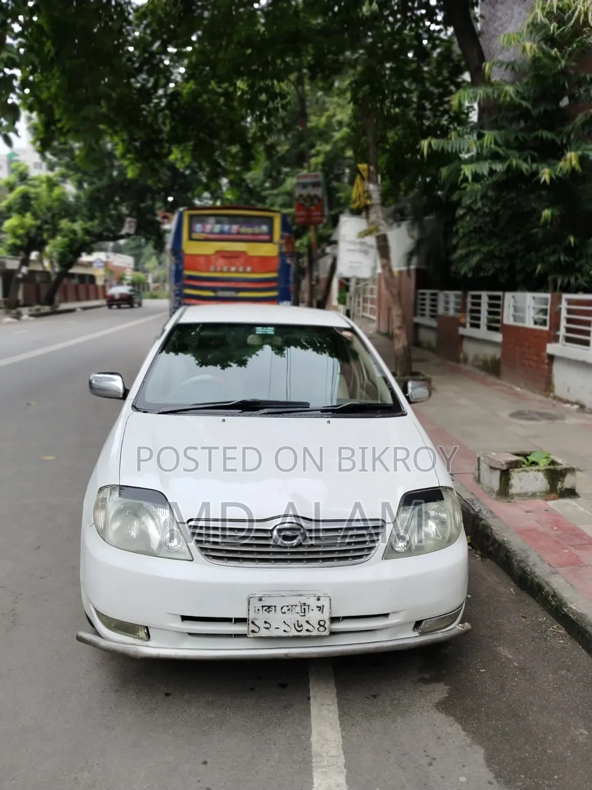 Toyota Corolla 2001 White