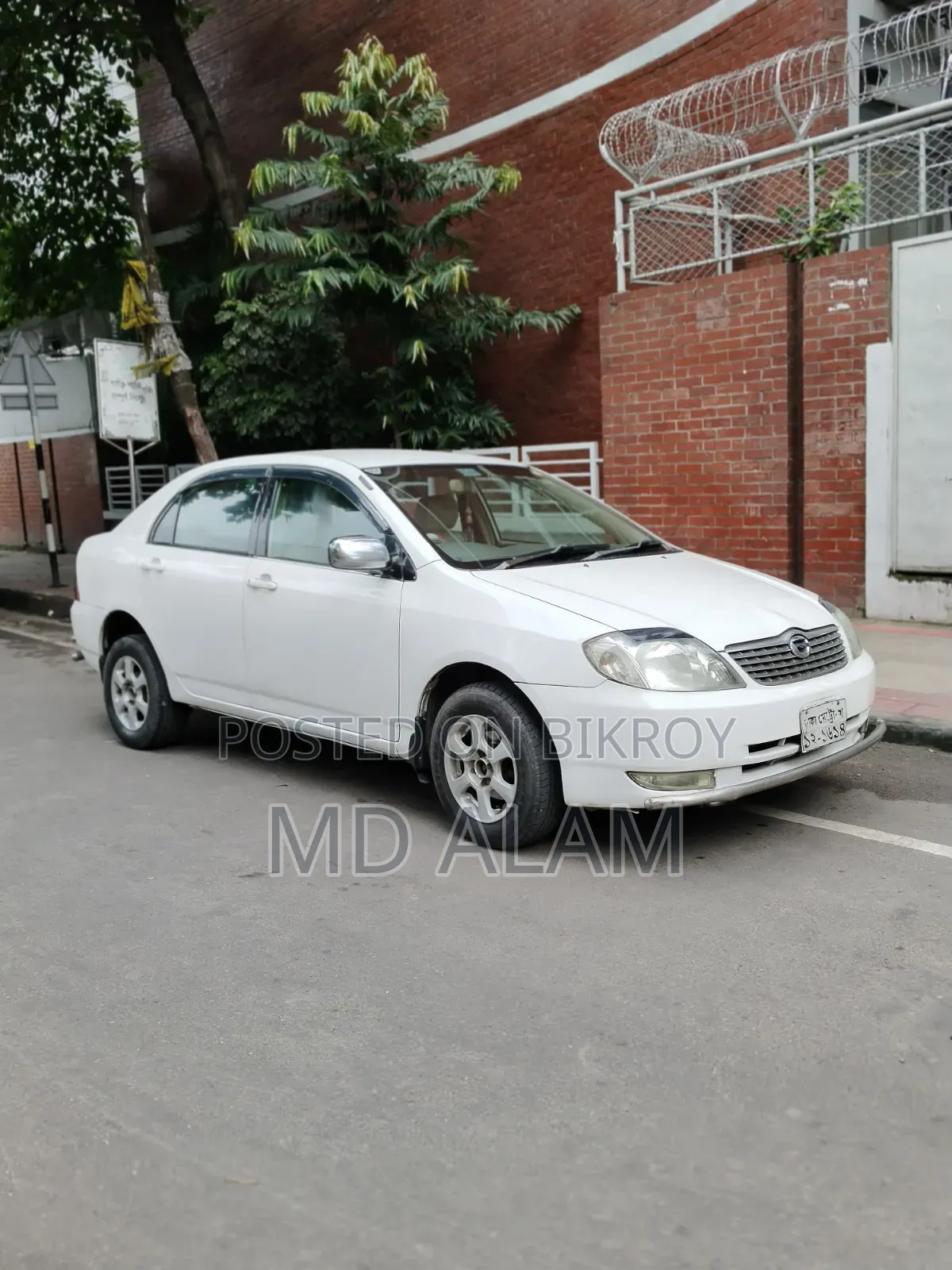 Toyota Corolla 2001 White
