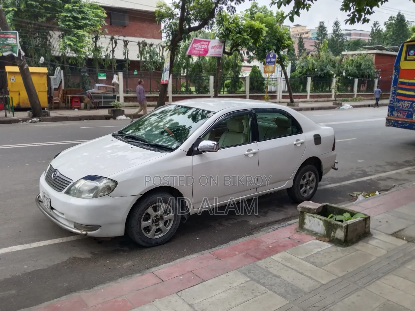 Toyota Corolla 2001 White