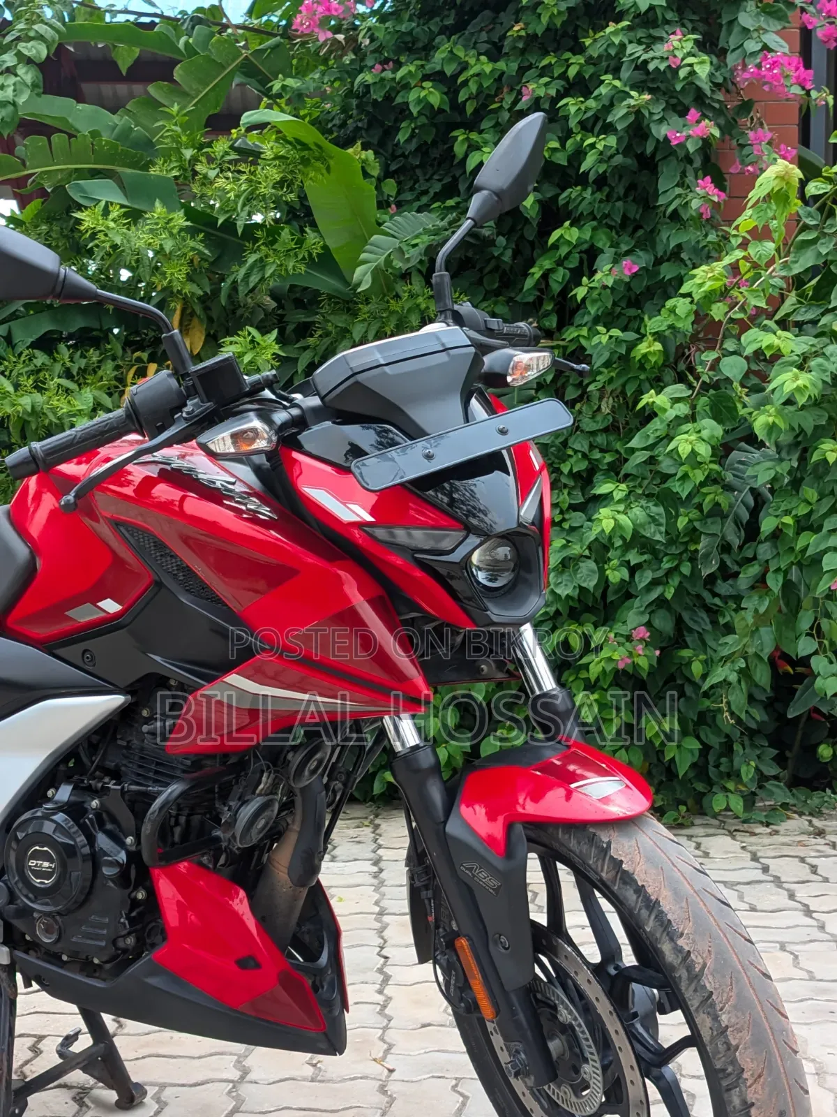 Bajaj Pulsar N160 2023 Red