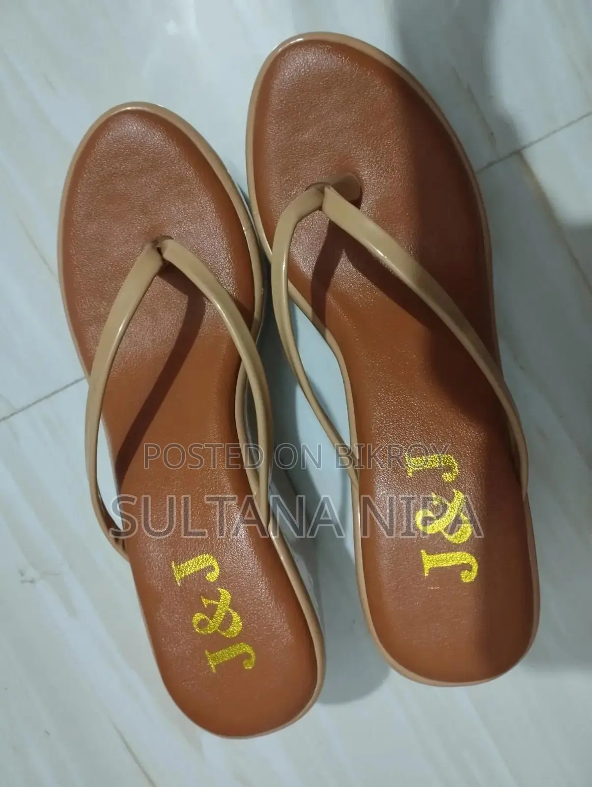 Brand New. Size: 35