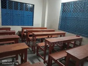 স্কুল বেঞ্চ