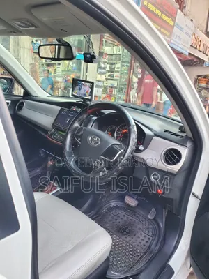 Toyota Axio ২০১৩ হোয়াইট