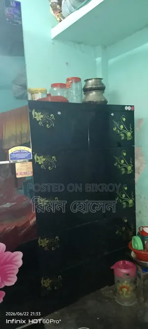 আলমারি বিক্রয় হবে