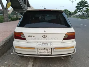 টয়োটা স্টারলেট ১৯৯০ সাদা