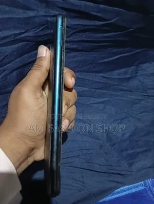 Vivo Y11 32 GB Blue