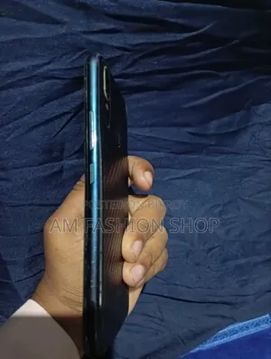 Vivo Y11 32 GB Blue