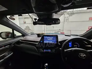 Toyota C-HR 2017 Green