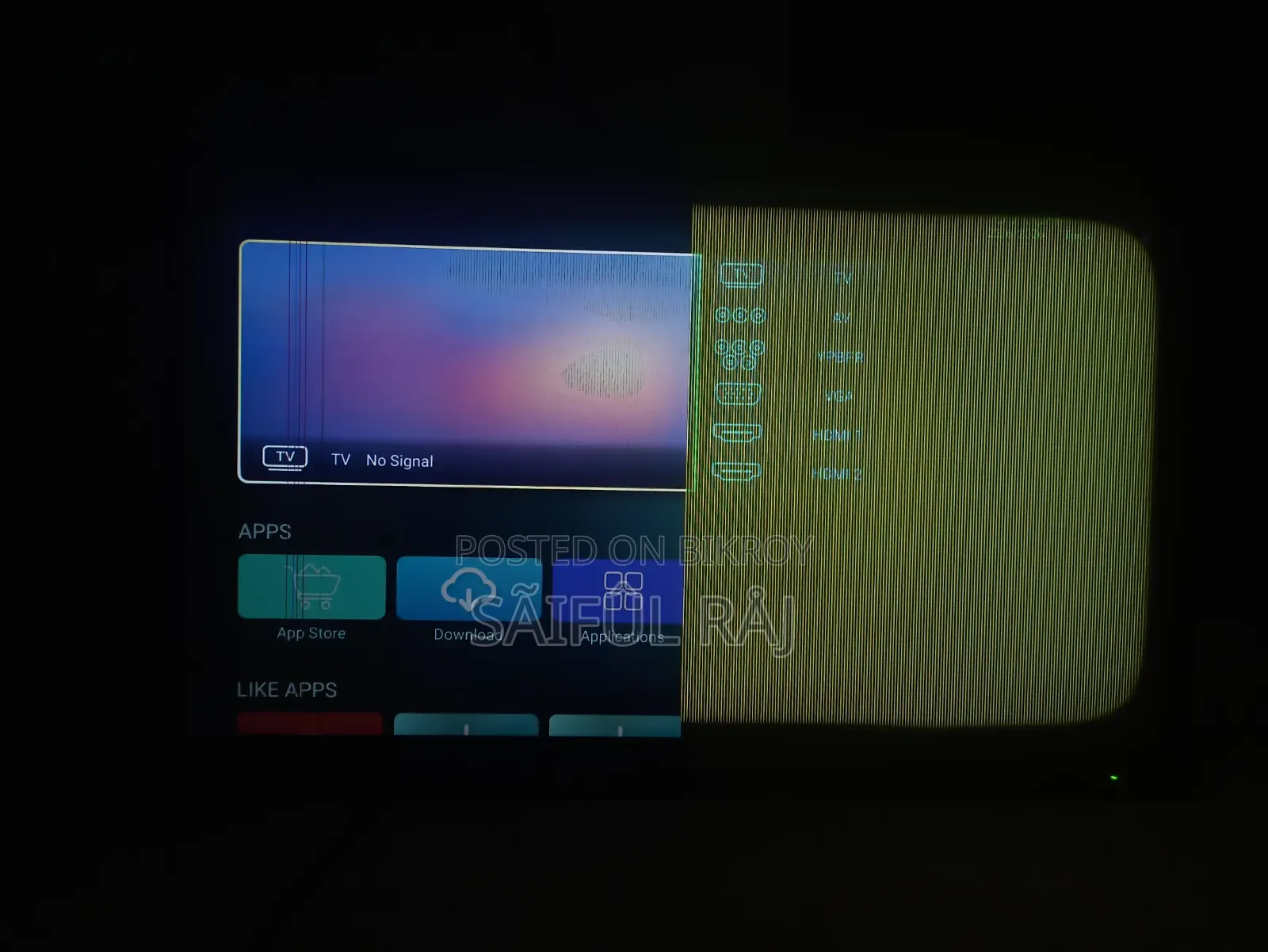 Selling this TV, it only has a green line, no other issues.
