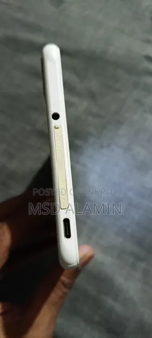 EL 128 GB White