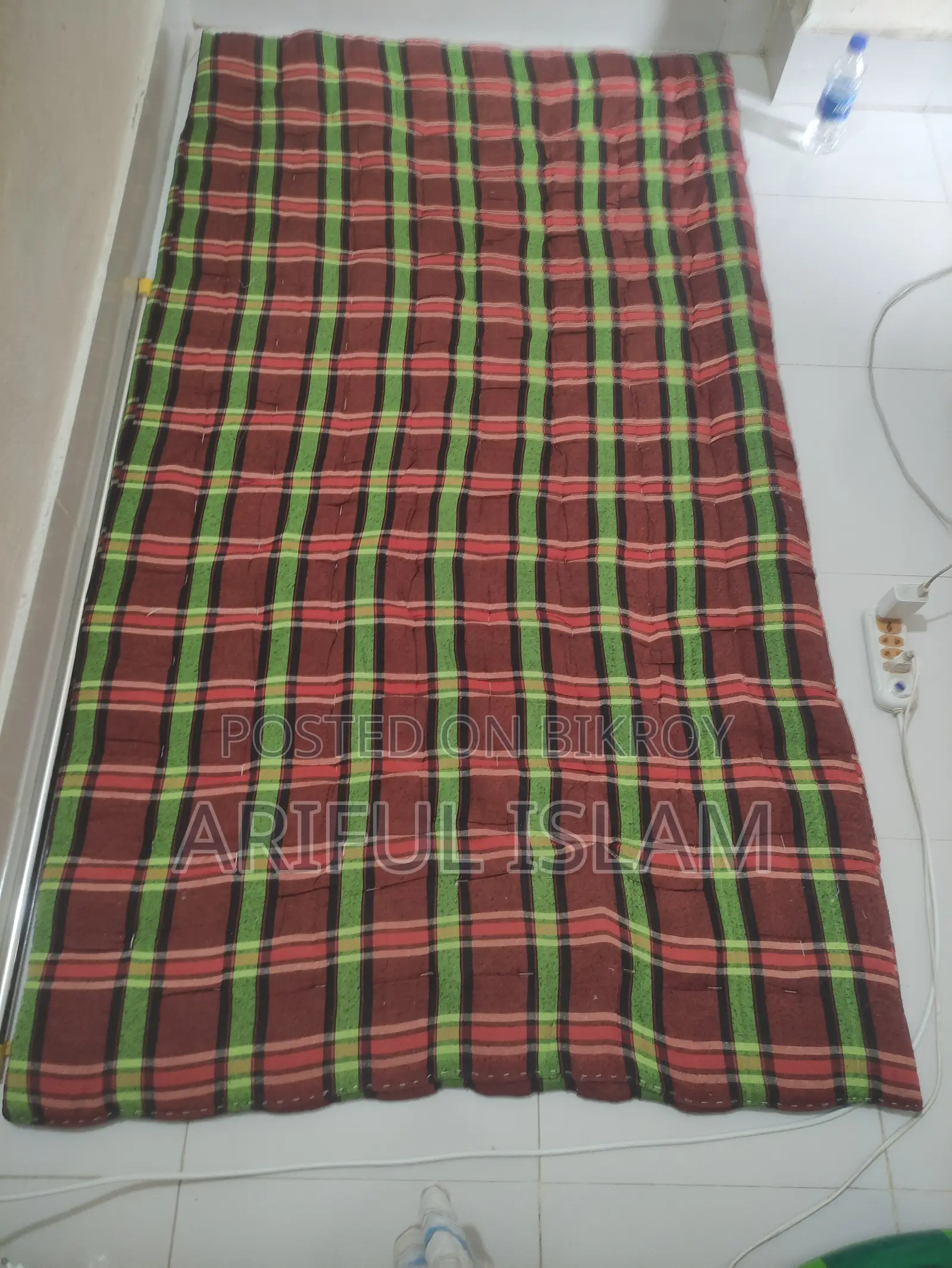 ২ টা বেড ১ টা বলিশ