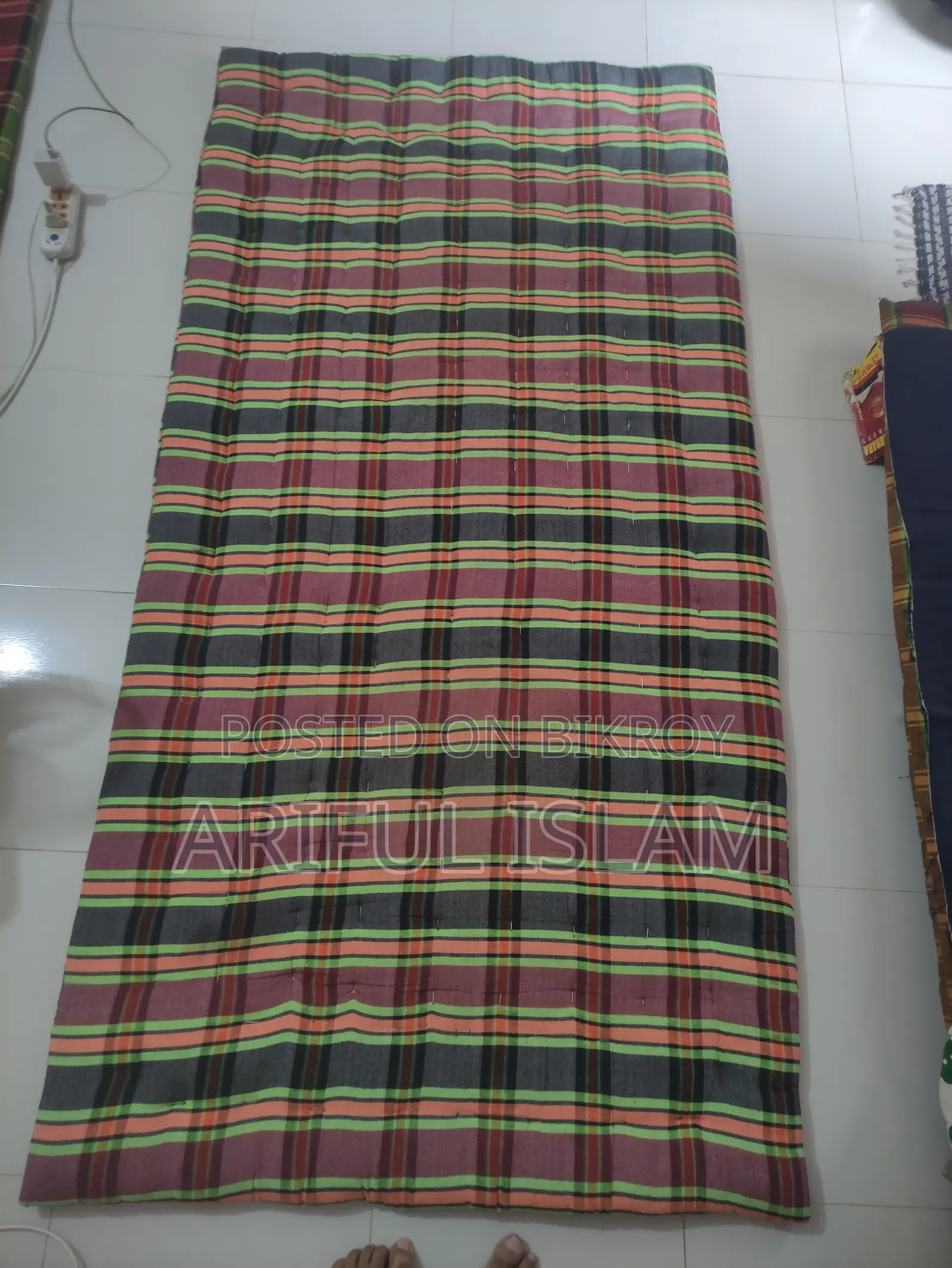 ২ টা বেড ১ টা বলিশ