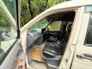 Toyota Noah 2.0 FWD (8 Seater) 2006 White