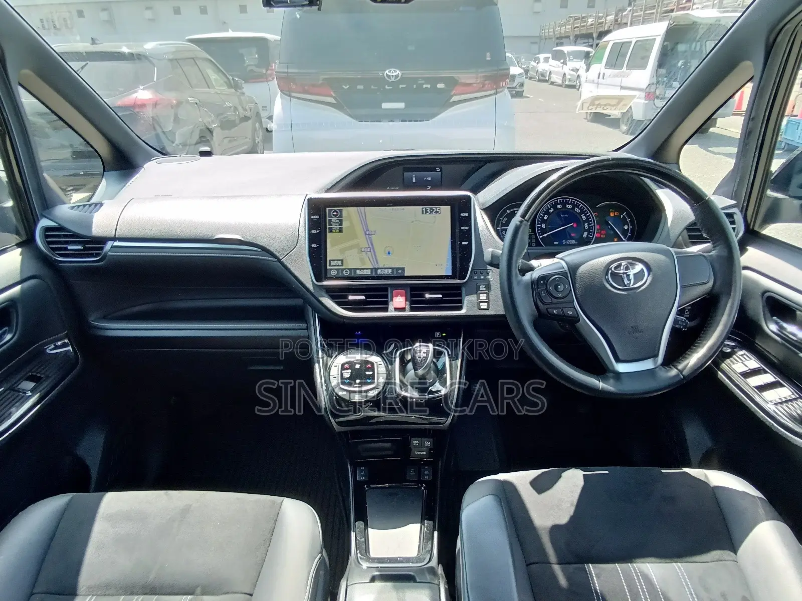 Toyota Esquire 1.8 Front-Wheel Drive Hybrid (7 Seater) 2021 Black