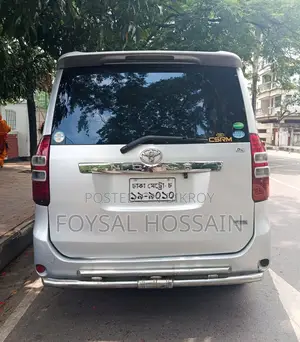 Toyota Noah 2012 Silver