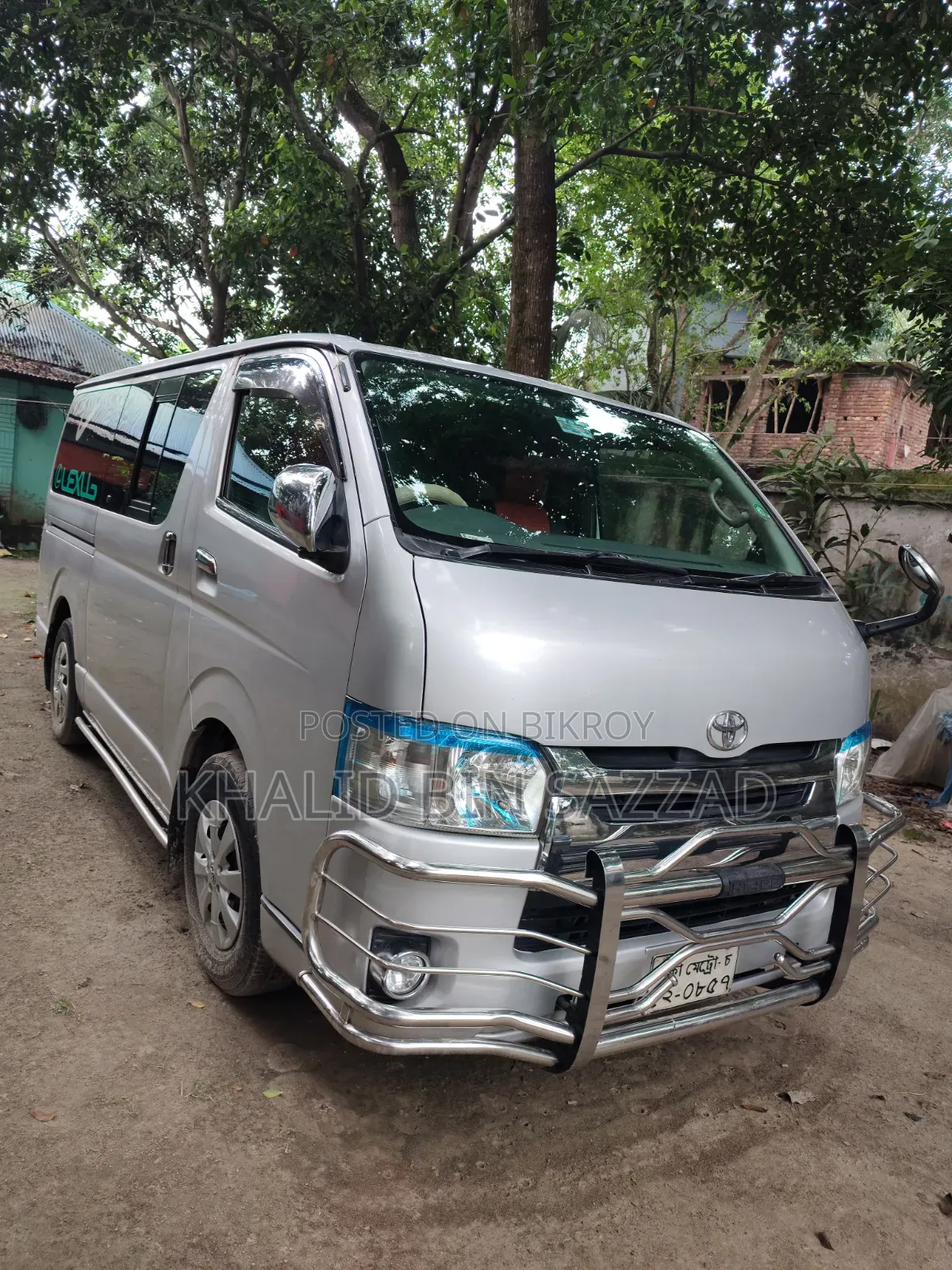 Toyota HiAce 2012 Silver