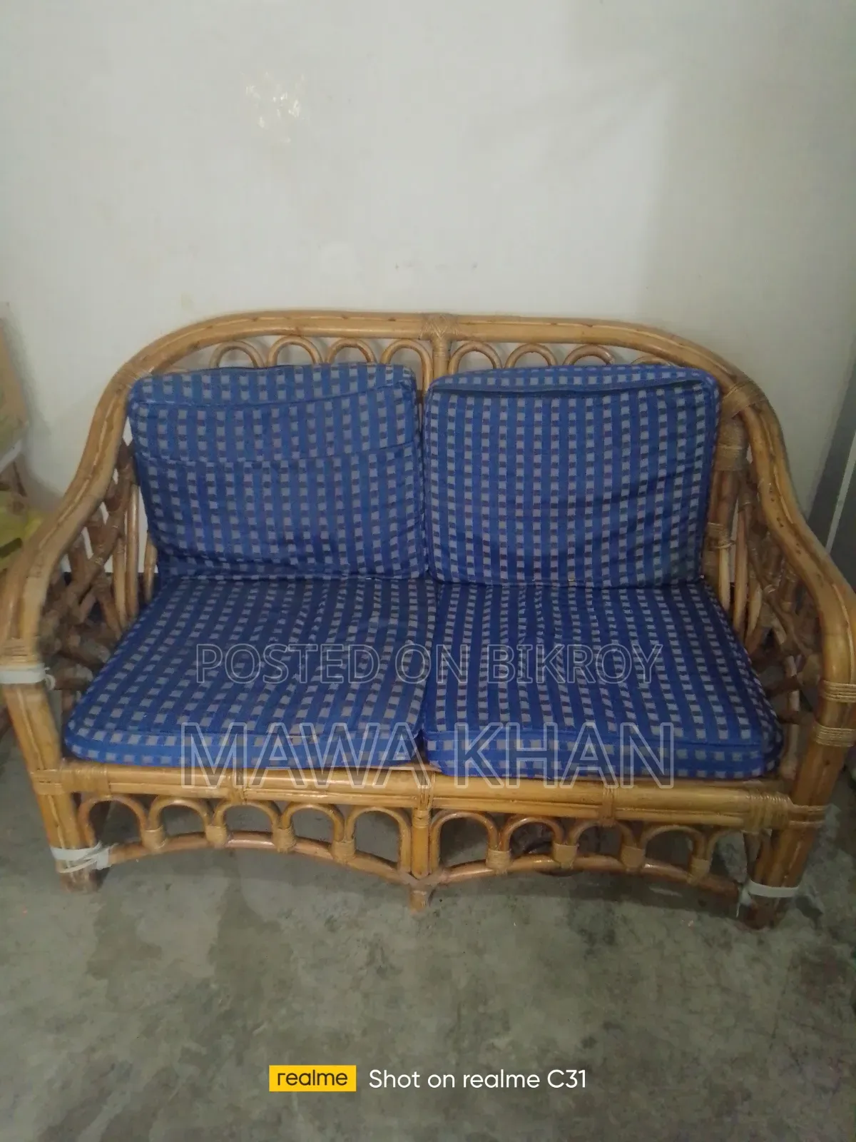 Sofa for Sale. Old Sofa but Fresh