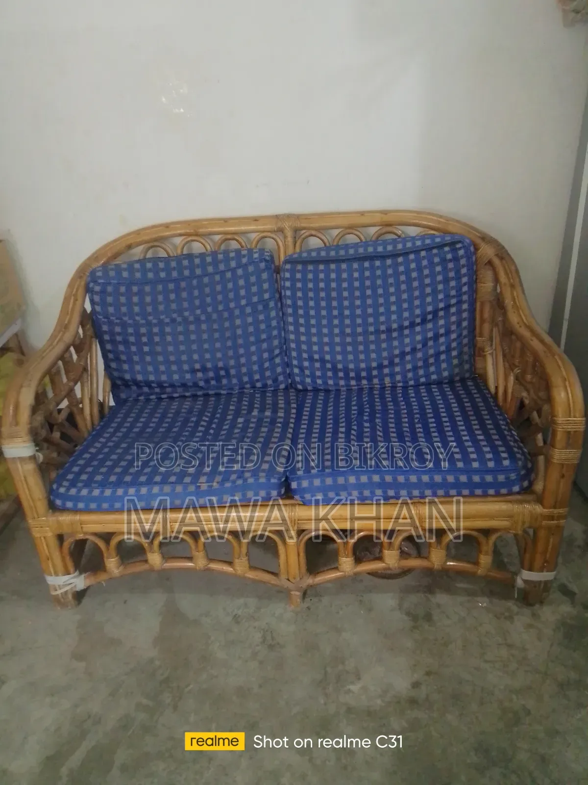 Sofa for Sale. Old Sofa but Fresh
