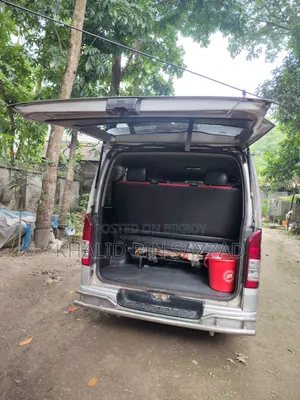 Toyota HiAce 2012 Silver