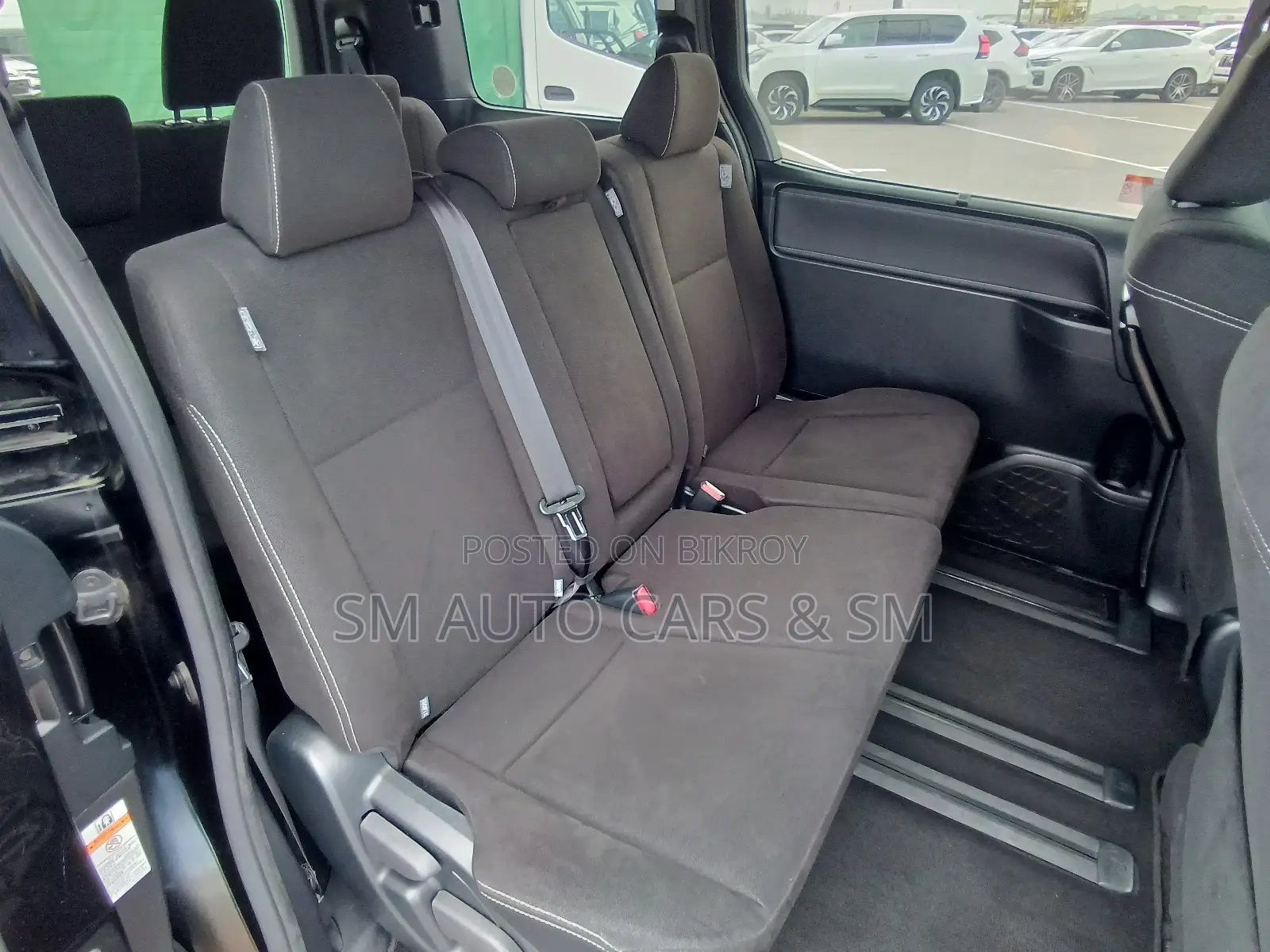 Toyota Esquire 2.0 FWD (8 Seater) 2020 Black
