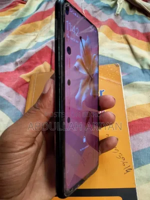 Vivo Y50 128 GB