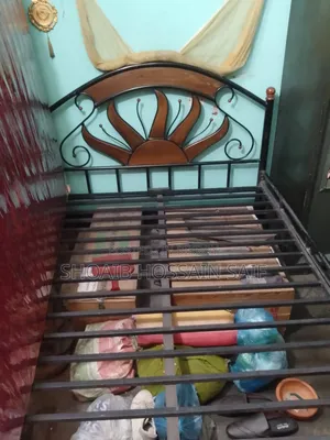 5/7 Feet Bed With Mattress