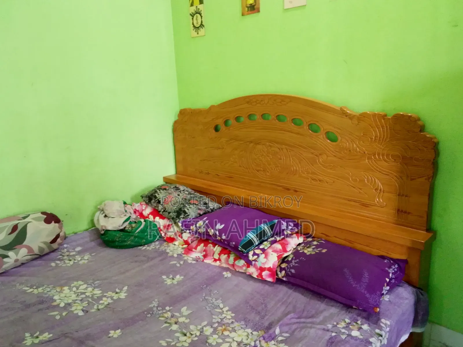 একদম ফ্রেশ উঠ কাঠের খাট