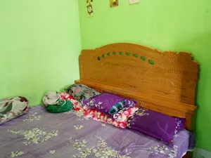 একদম ফ্রেশ উঠ কাঠের খাট