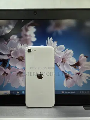 Apple iPhone SE (2022) 64 GB White
