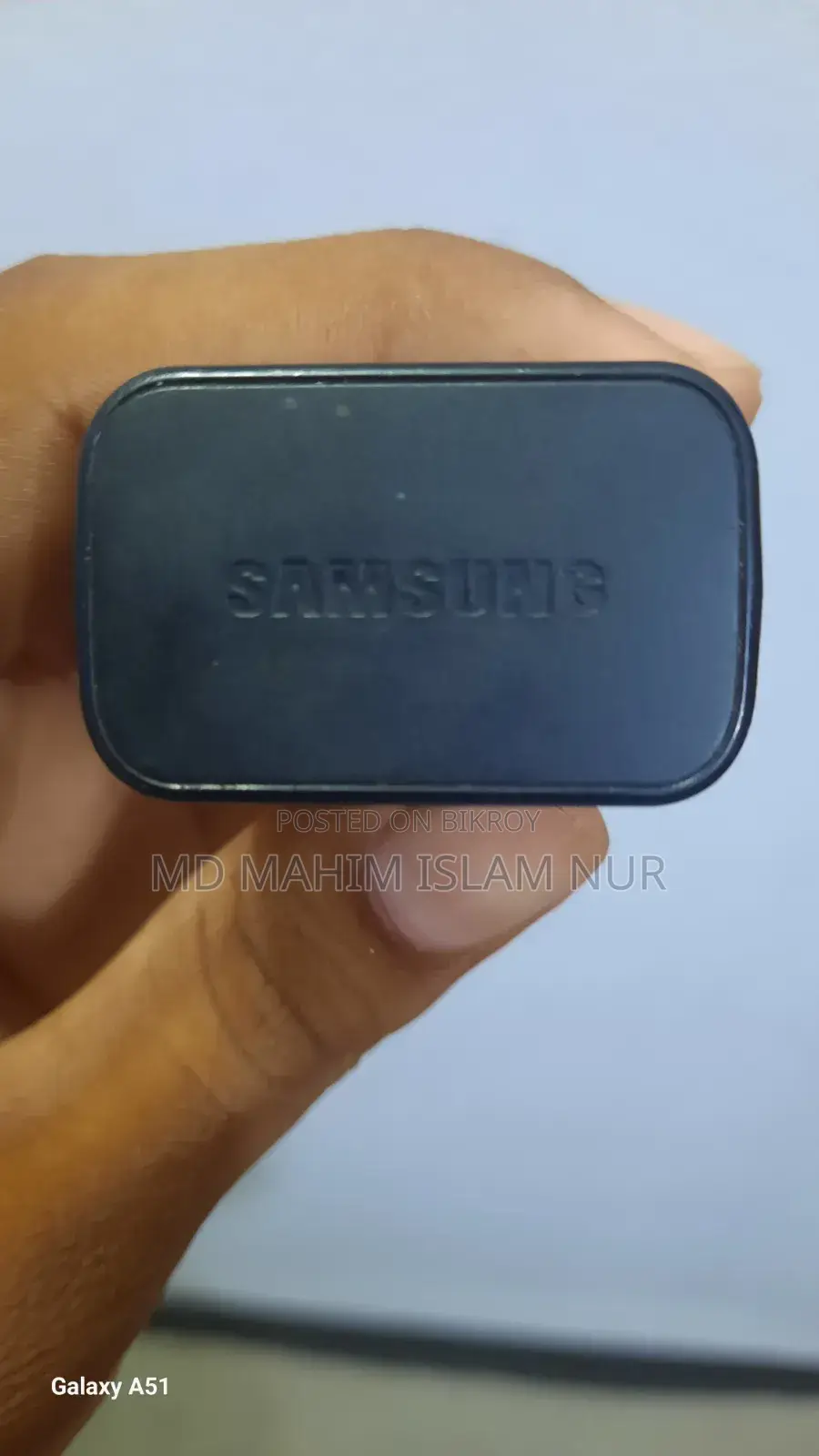 অরজিনাল স্যামসাং এর ১৫ওয়াট চার্জার ক্যাবল সহ।