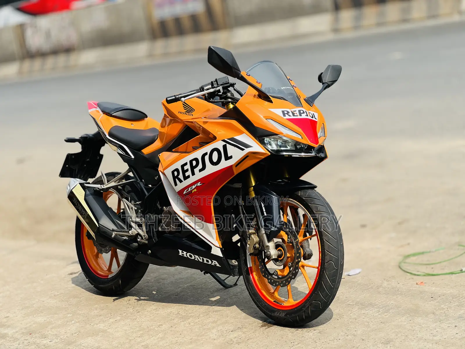 Honda CBR 2022 Orange