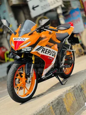 Honda CBR 2022 Orange