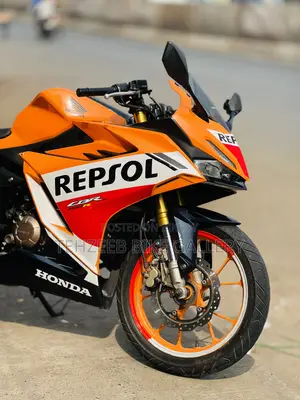 Honda CBR 2022 Orange