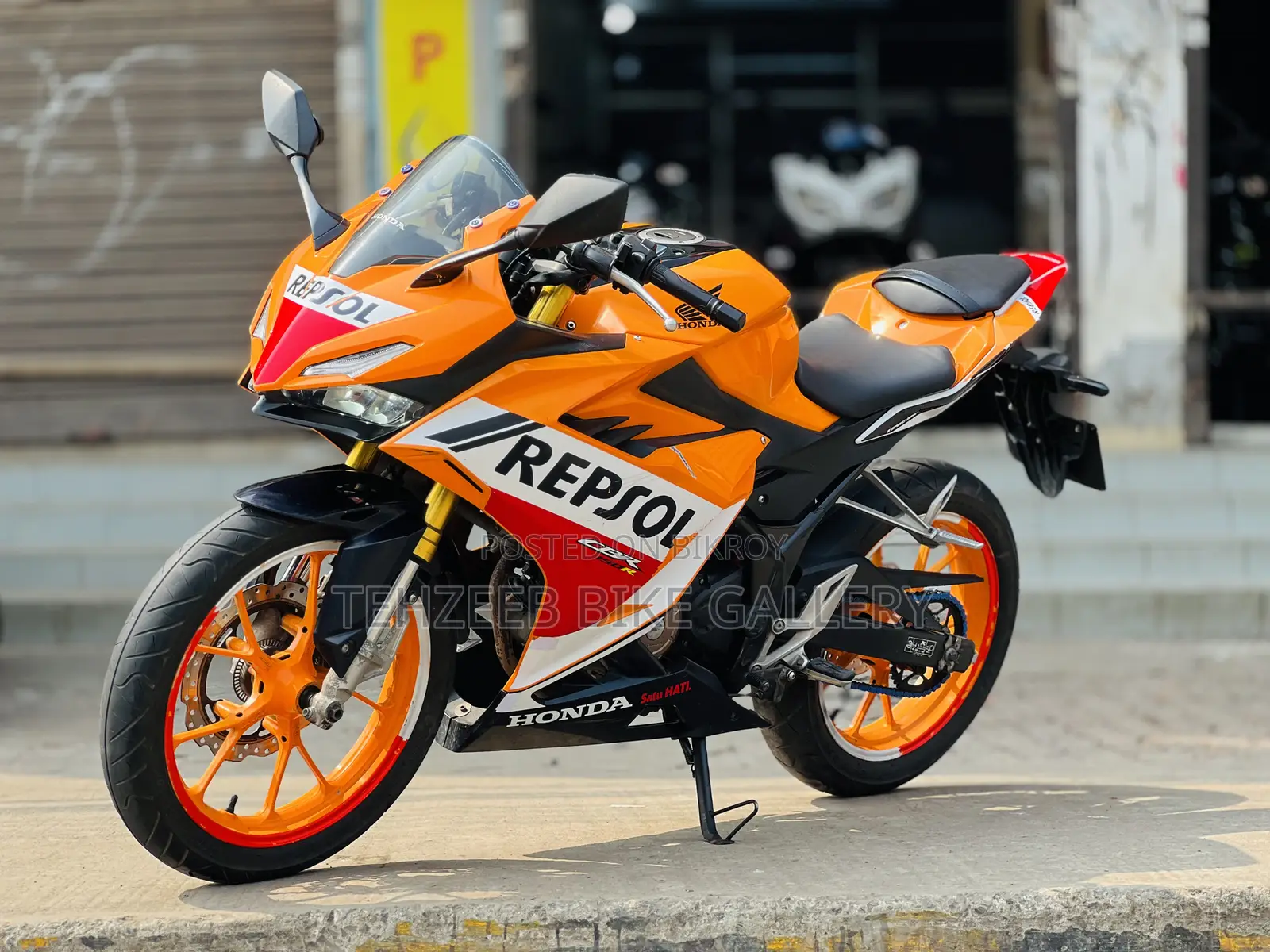 Honda CBR 2022 Orange