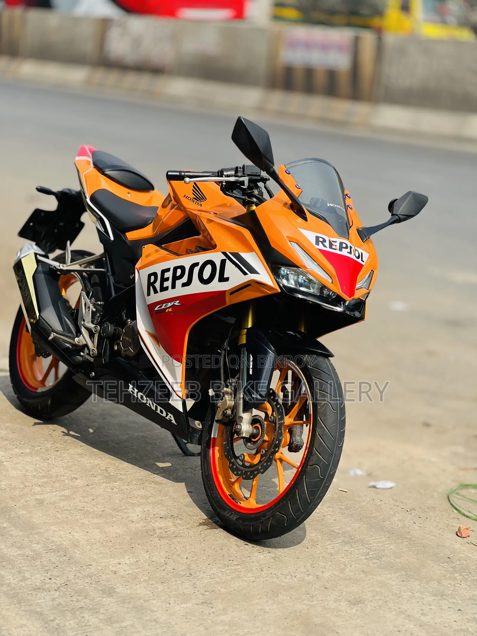 Honda CBR 2022 Orange