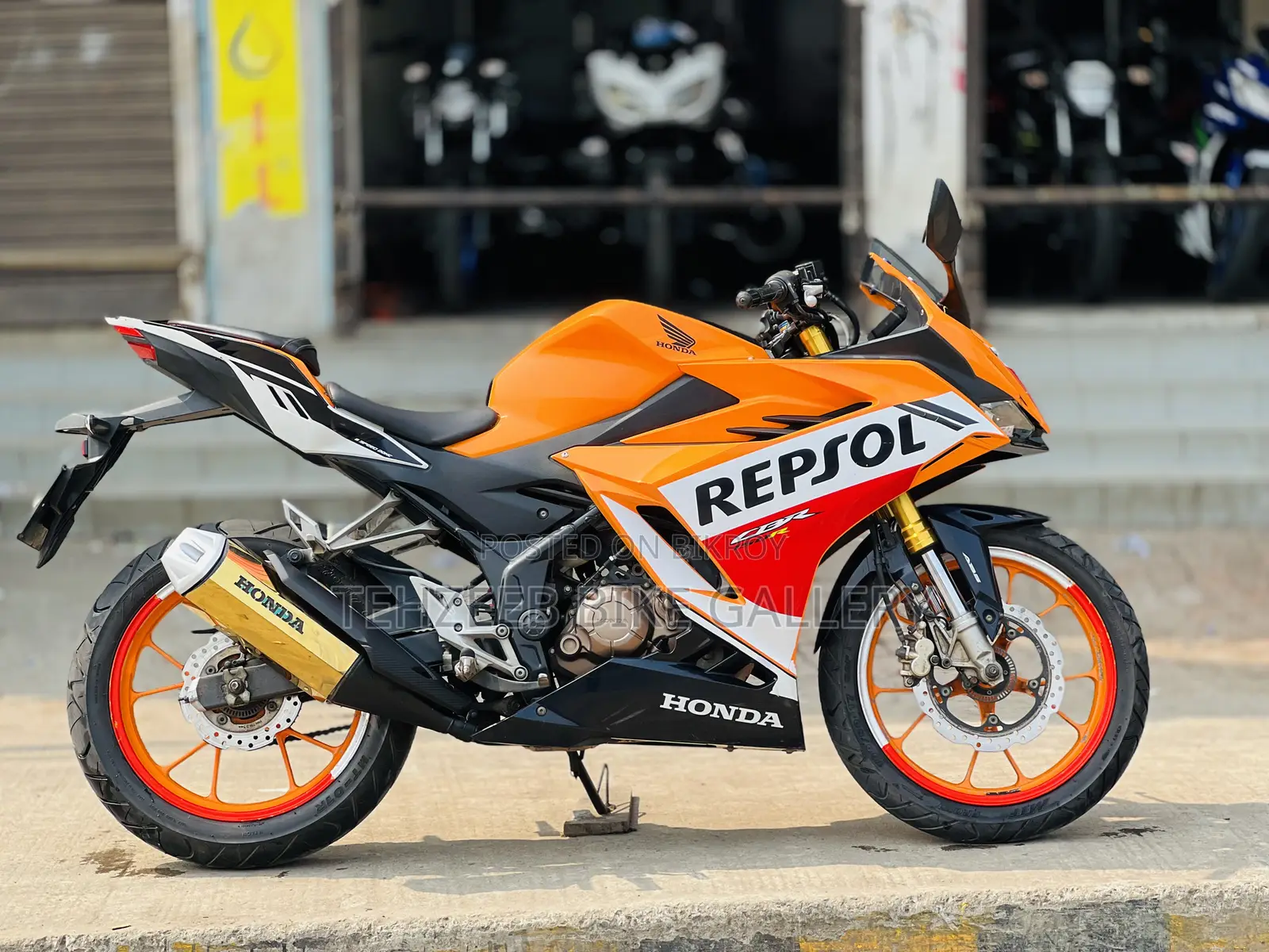 Honda CBR 2022 Orange