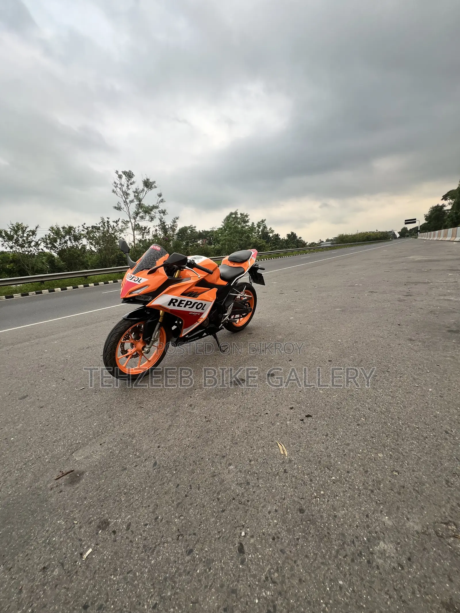 Honda CBR 2021 Orange