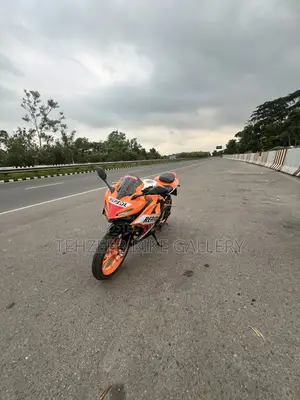 Honda CBR 2021 Orange