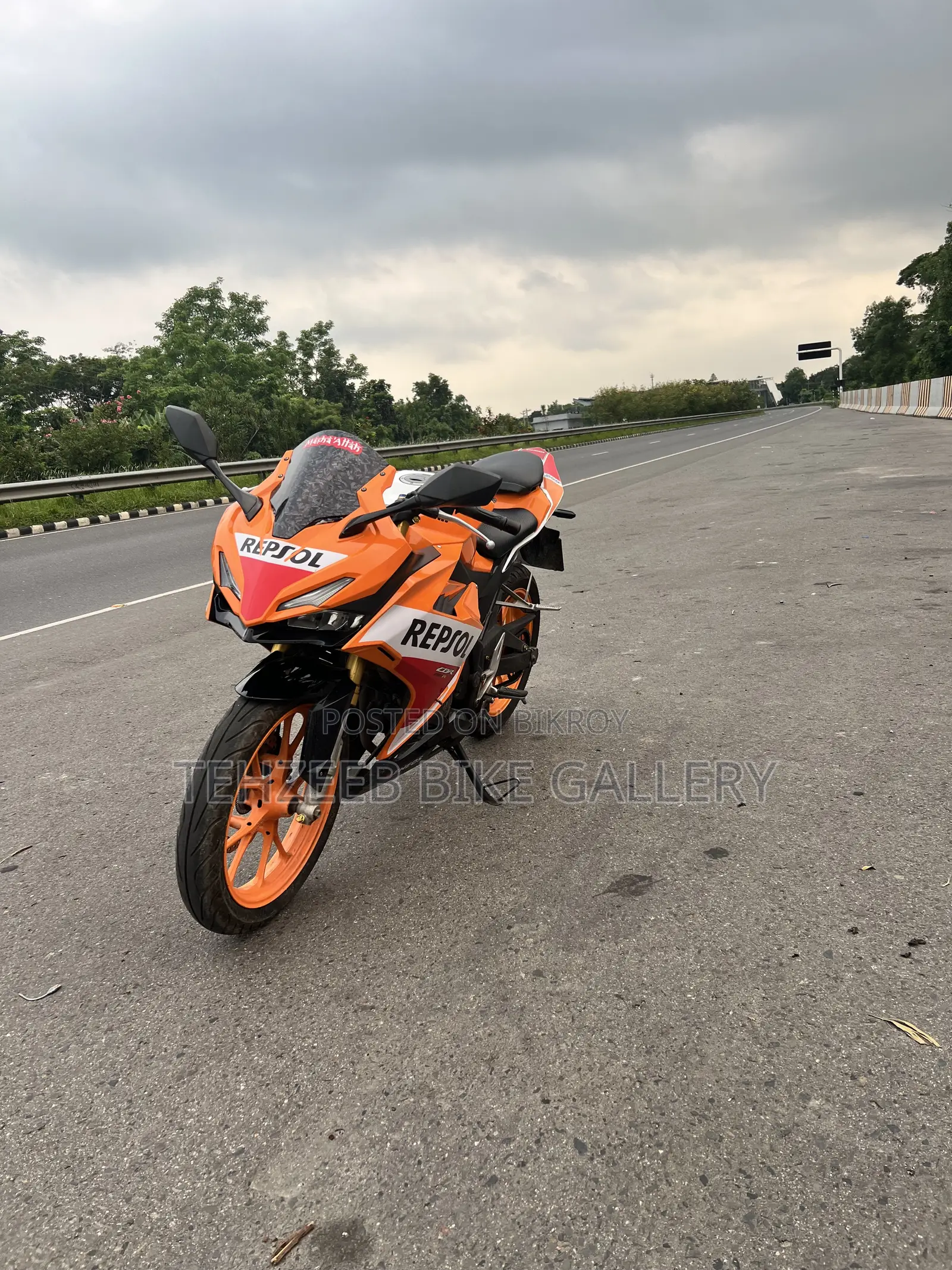 Honda CBR 2021 Orange