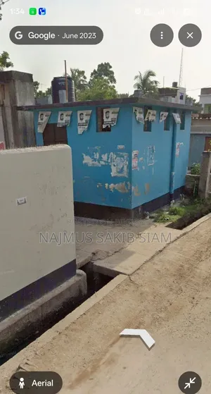 4-Bedroom House in Own, Court Station for Sale