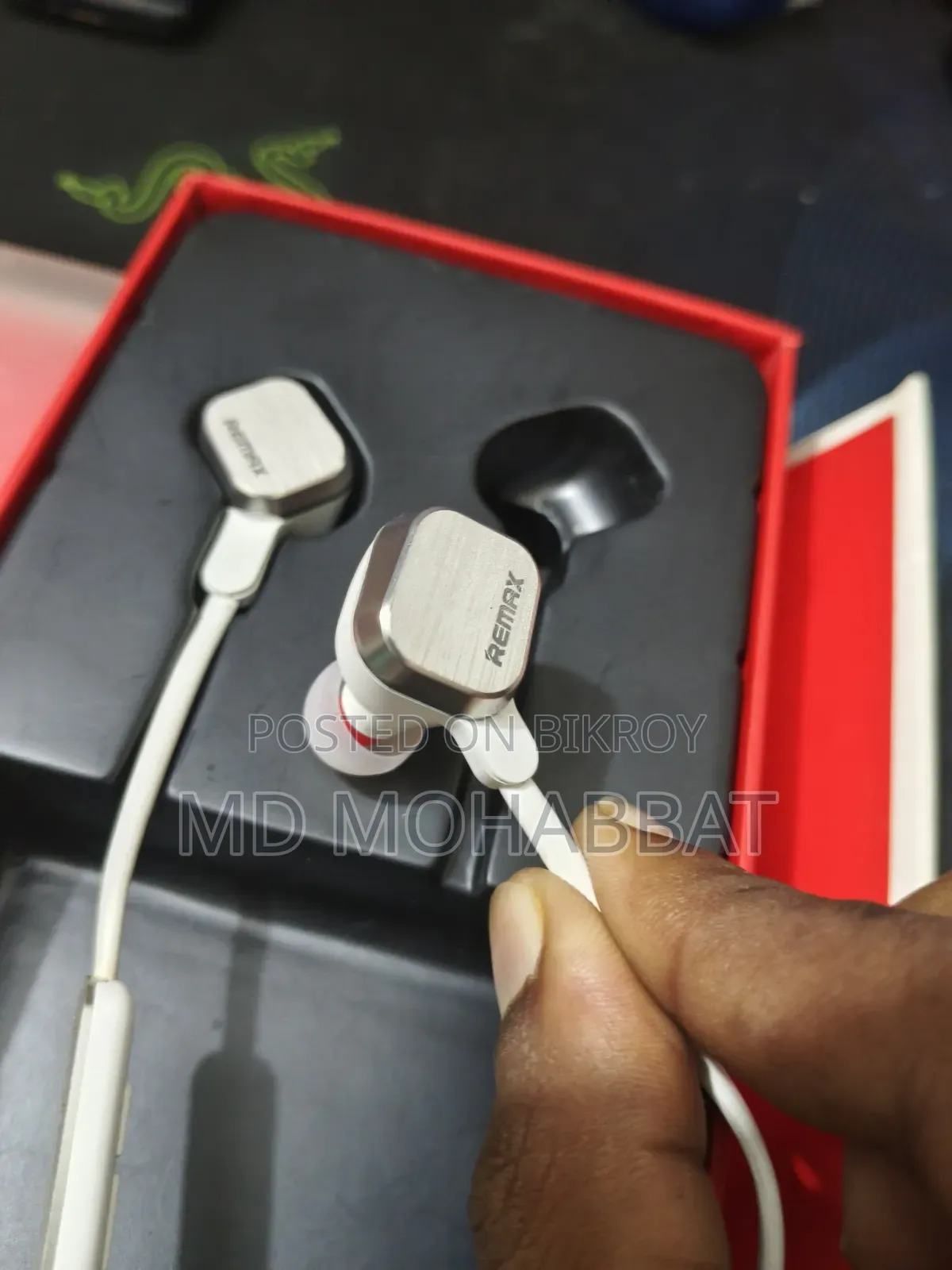 রিম্যাক্স ম্যাগনেট স্পোর্টস হেডসেট