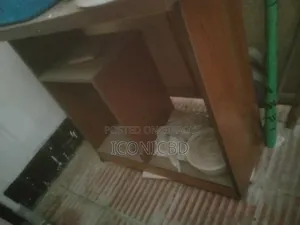 PC Table Chire.